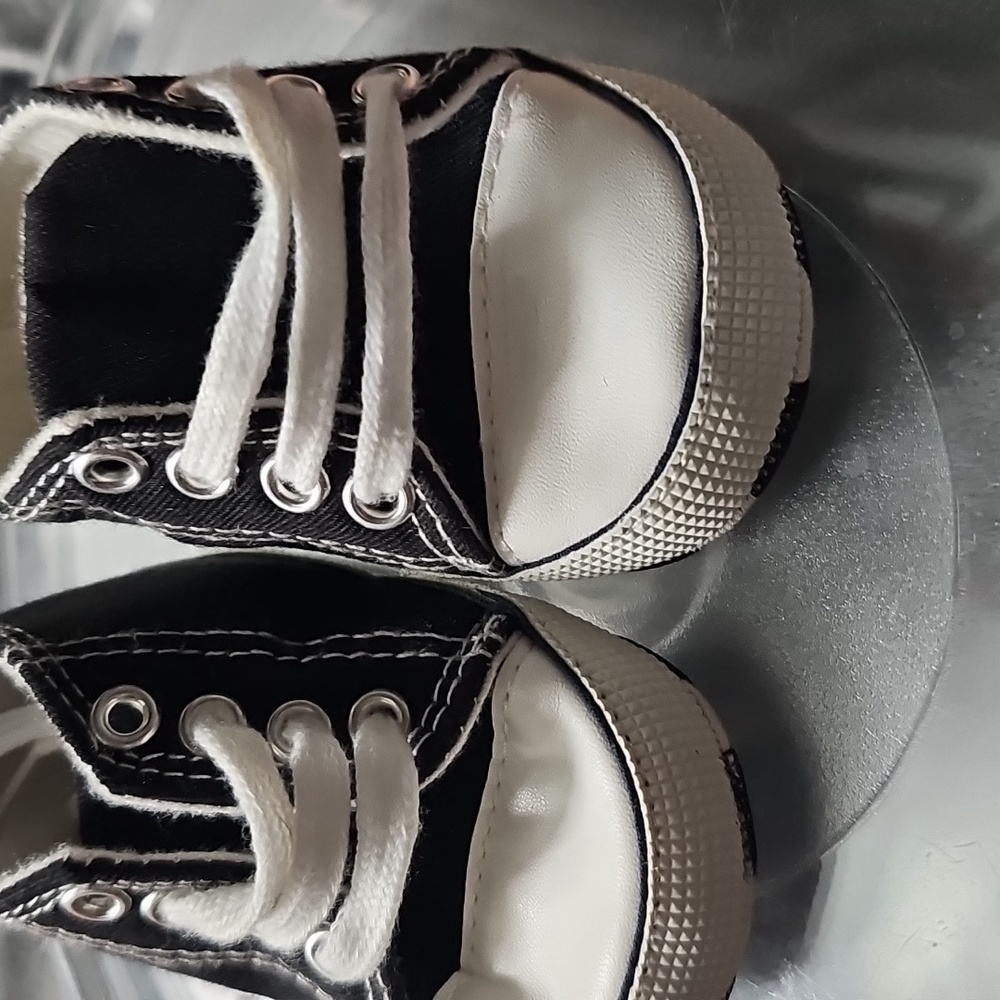 I Baby Black and White Sneakers - Picture 1 of 7